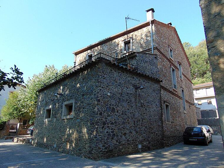 The stone house from the lane